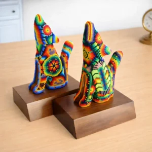 lobos de arte huichol con base